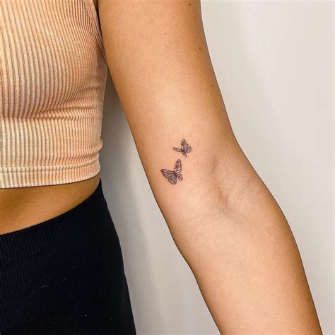 tatuajes en el pecho y brazo|60 tatuajes tattoos minimalistas para mujer en el。